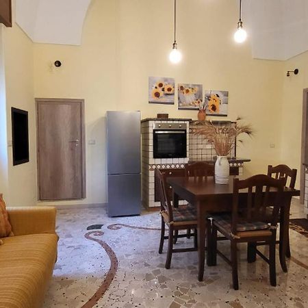 Casa Vacanze "Alizza" 알레지오 외부 사진