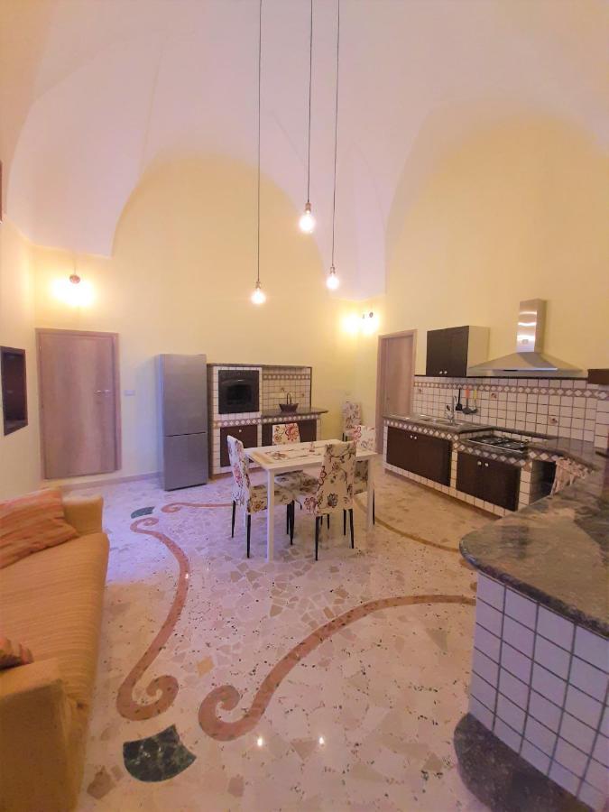 Casa Vacanze "Alizza" 알레지오 외부 사진
