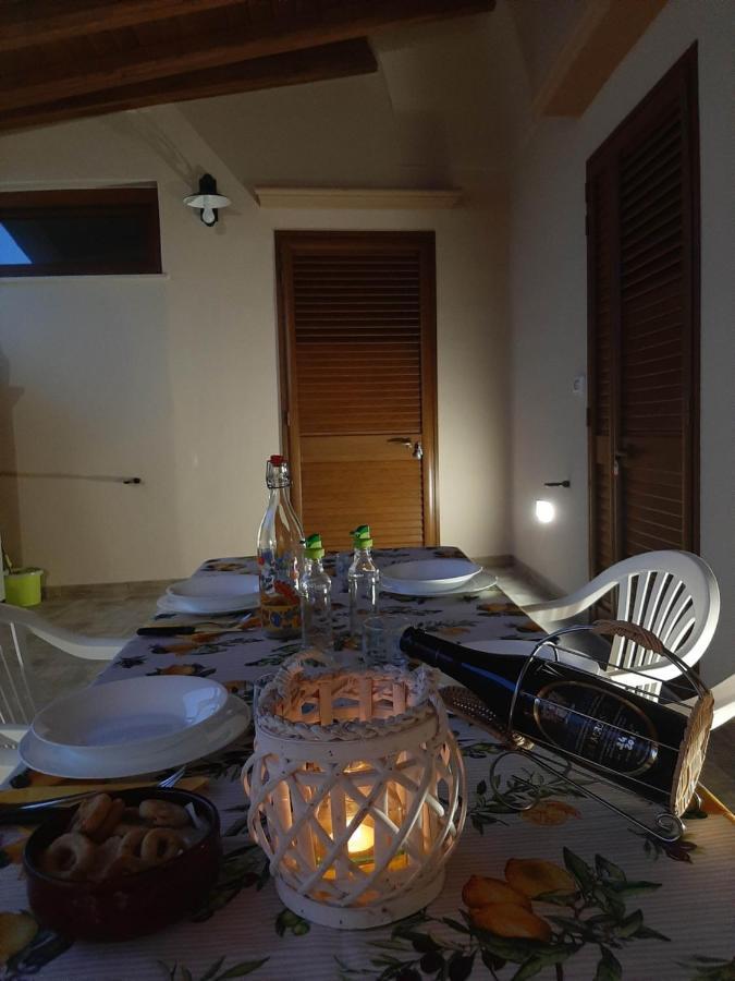 Casa Vacanze "Alizza" 알레지오 외부 사진